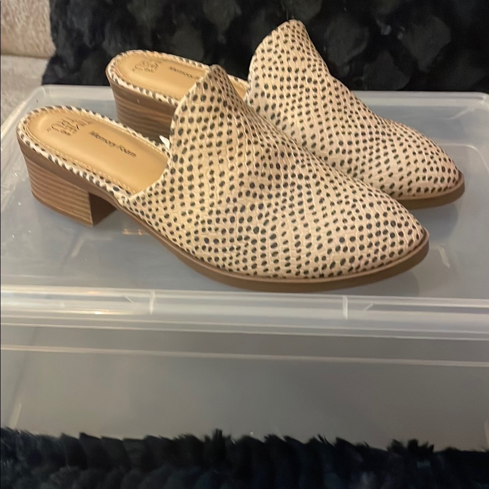 Women's Cream and Black Mules